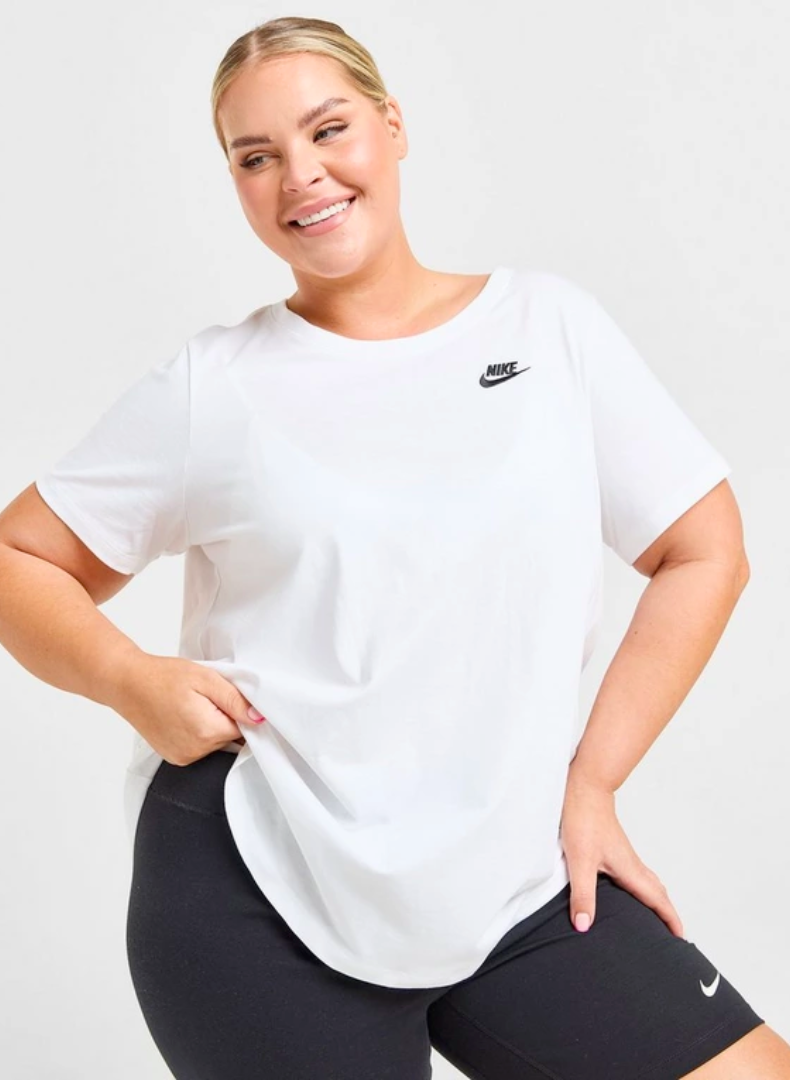 Club Essentials Stutterma - The Nike Tee